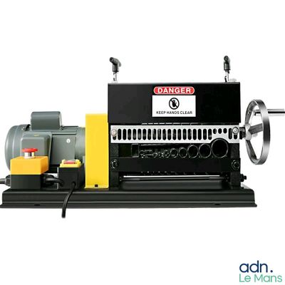 an image of a machine that is sitting on top of a table