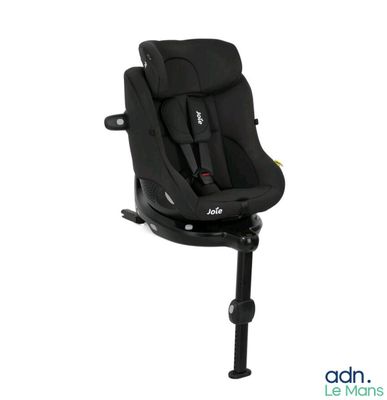 un gros plan d'un siège auto pour enfant posé sur un support