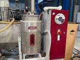 une machine placée au milieu d'une pièce