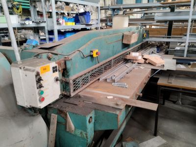 Cisaille WARNER FRANCE - Photo 1