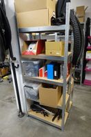 SUR DESIGNATION : Un ensemble d'étagères aluminium et un esc… (photo 2)