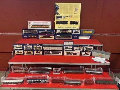 Ensemble locomotive et wagons / voitures de voyageurs BACHMANN et LIMA - Photo 1