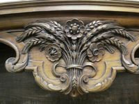Buffet vaisselier en bois fruitier, sculpté d'une gerbe de b… (photo 3)