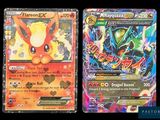 Deux cartes Pokémon sont représentées côte à côte sur un fond noir.