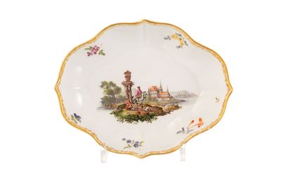 une assiette avec l'image d'un château