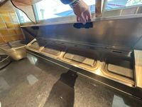 1 tour réfrigéré en inox à 4 portes avec saladette intégrée … (photo 6)