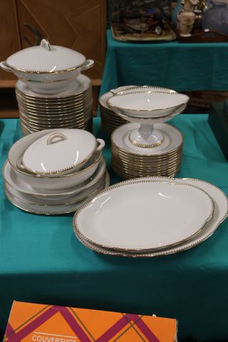UC Limoges - Partie de service en porcelaine de limoges à décor d...