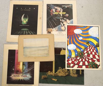 Lot comprenant: - 12 estampes (chromo et affichettes de ciné…