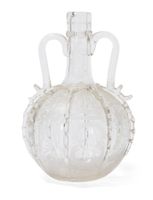 CARAFE EN VERRE SOUFFLÉ ET GRAVÉ