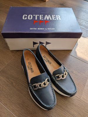 Paire de chaussures de marque COTE MER