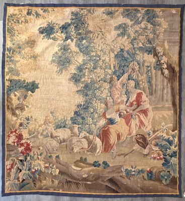 une image d'une tapisserie accrochée au mur d'une pièce