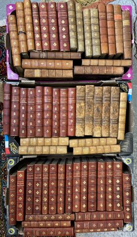 3 cartons de livres de littérature bien reliés.