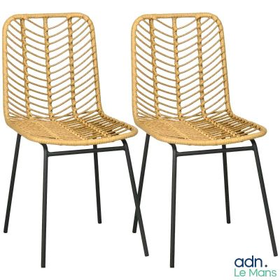 une paire de chaises en rotin avec des pieds noirs et une assise jaune