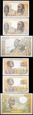quatre billets de banque différents portant l'image d'un homme et d'une femme