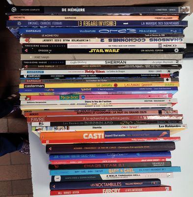 Carton de 34 bandes dessinées diverses