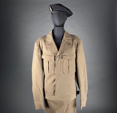 a suit and hat on a mannequin mannequin mannequin mannequin mannequin mannequin mannequin mannequin manne