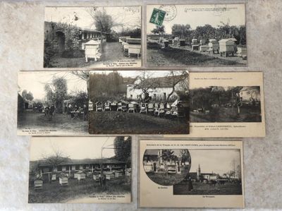 plusieurs vieilles photographies en noir et blanc représentant des personnes et des véhicules devant une maison