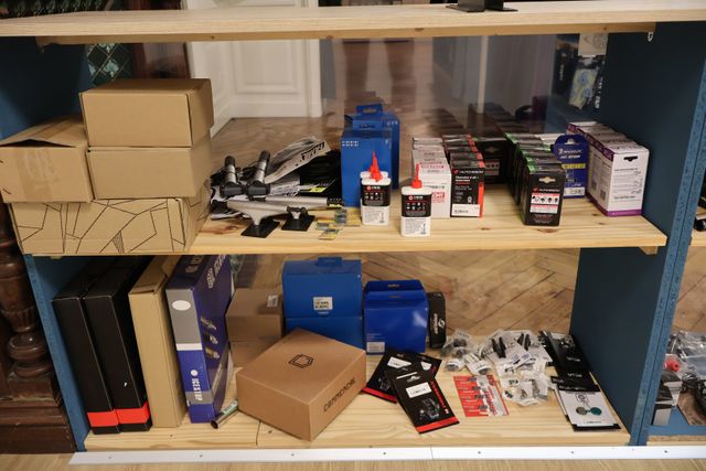 Important lot de pièces détachées pour vélo, trottinette et skate...