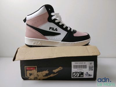 Nike Air Jordan 1 Mid Retro noir, rose et blanc