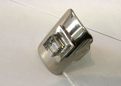 LANVIN bague en métal et verre, TDD 53, non signé