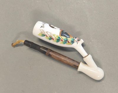 Travail Allemand Pipe de réserviste en porcelaine polychrome…