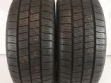 a pair of tires on a white background with the words vendur par lot de 2
