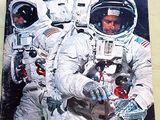 deux astronautes debout côte à côte sur la couverture d'un magazine