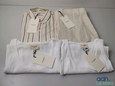 trois paires de chemises et de pantalons pour homme, encore étiquetés