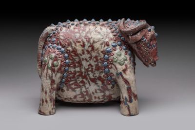 une figurine d'éléphant en argile