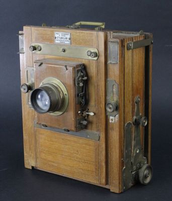 Appareil photo à soufflet Lorillon.