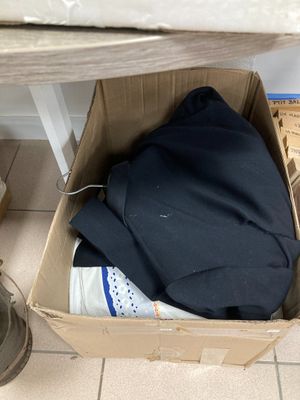 Lot de linge et vêtements. - Photo 1