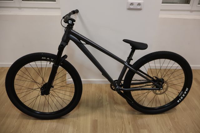 Vélo COMMENCAL ABSOLUT SLATE GREY MAXXLS M. Incomplet. Neuf. Poss...