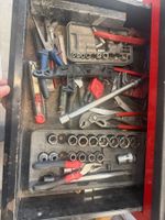 1 servante FACOM avec outillages (photo 2)