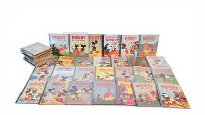 Collection de livres d'histoires de Mickey Mouse comprenant de nombreux ouvrages