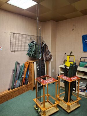 Stock d'article de pêche: cannes, leurres, mouches, fils, plombs, amor - Photo 1