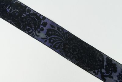 Ruban d'arlésienne bleu marine.