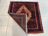 un tapis posé à même le sol