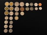 une multitude de pièces disposées en forme de « p »
