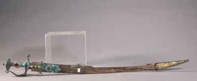 an image of a very nice looking sword with a box on the side