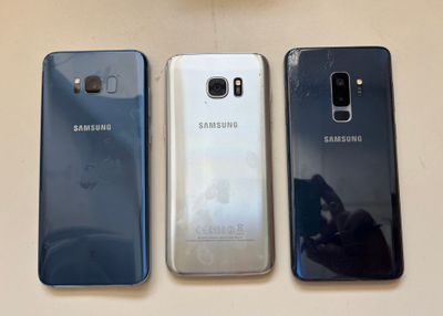three samsung galaxy s9 and s9e are shown in three different colors