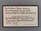 une photo d'une plaque sur laquelle est gravé un poème