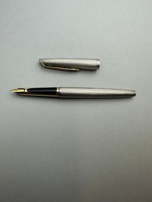 WATERMAN. Stylo plume en argent guilloché. Plume en or 18 cts. Poids b - Photo 1