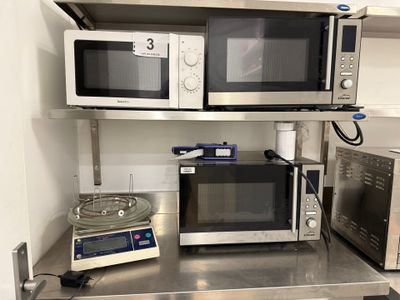 Lot comprenant : - 2 Micro-ondes LACOR - Photo 1