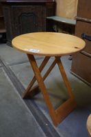 table pliante design avec 2 tabourets pliants assortis - con… (photo 3)