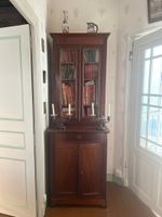 MEUBLE DEUX-CORPS vitrine en acajou et placage d'acajou, du …