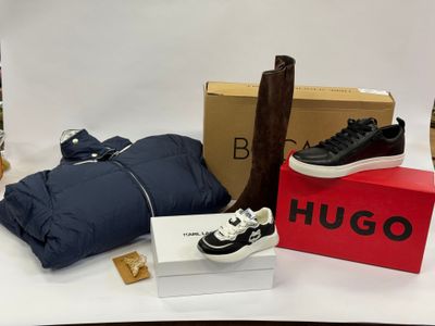 Fort ensemble d'environ 30 articles comprenant doudounes, bottines, bo - Photo 1