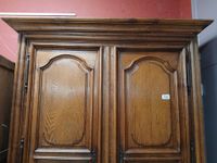 VENTE VOL : Armoire à deux portes, en chêne massif, dotée de… (photo 6)