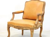 an image of a pair of chairs sitting next to each other on a white floor