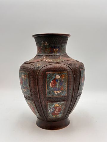 JAPON, époque Meiji, vase en bronze et émaux cloisonnés,