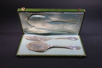 Couvert à servir la glace : un couteau et une pelle, en arge… - Photo 1